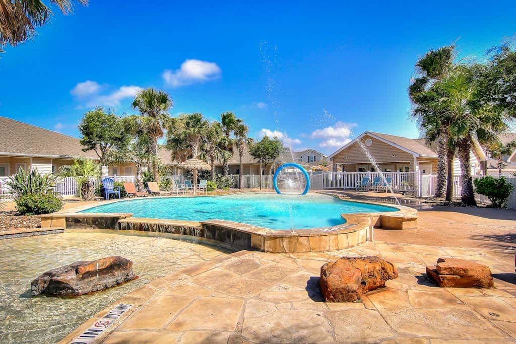 Palm Bay 306 - Pool & Patio, Short Walk to Beach