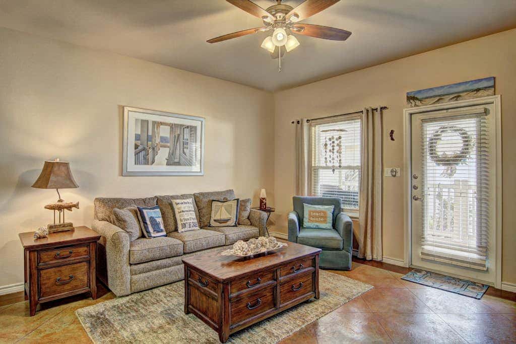 Palm Bay 307 - Heated Pool, Walk to the Beach