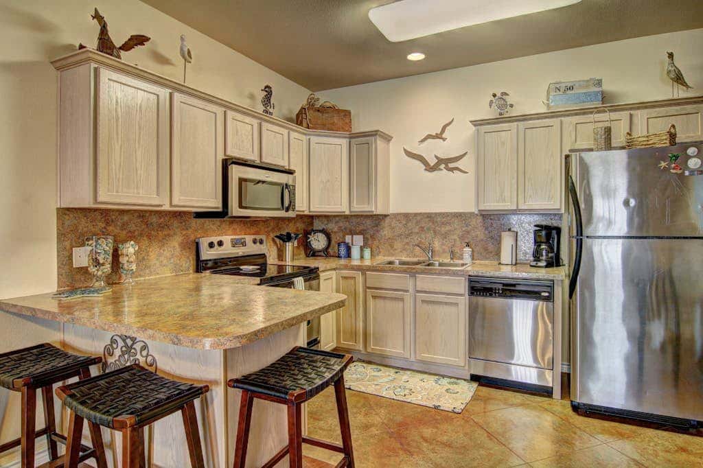 Palm Bay 307 - Heated Pool, Walk to the Beach