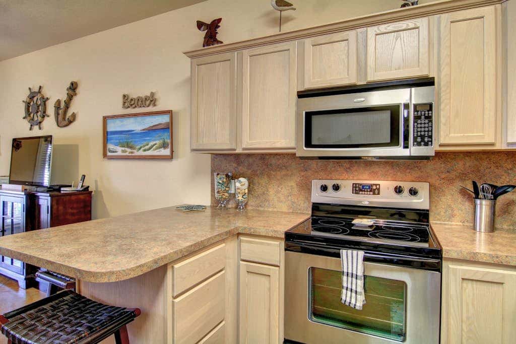 Palm Bay 307 - Heated Pool, Walk to the Beach