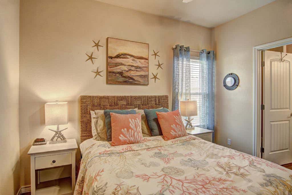 Palm Bay 307 - Heated Pool, Walk to the Beach