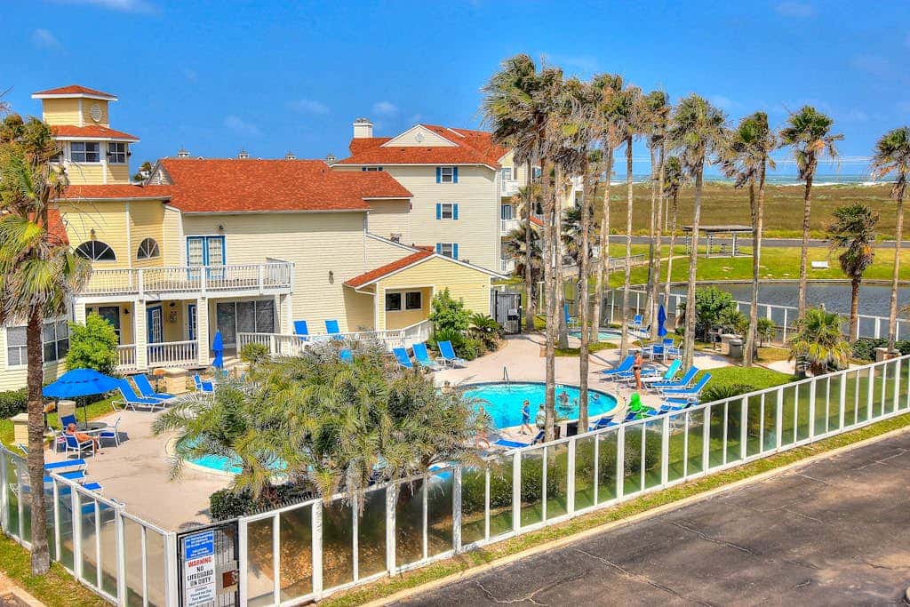 Beach Club 280