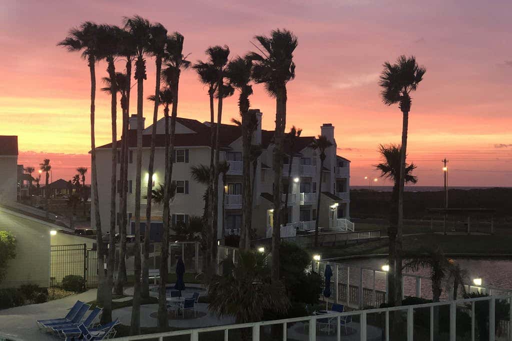 Beach Club 280