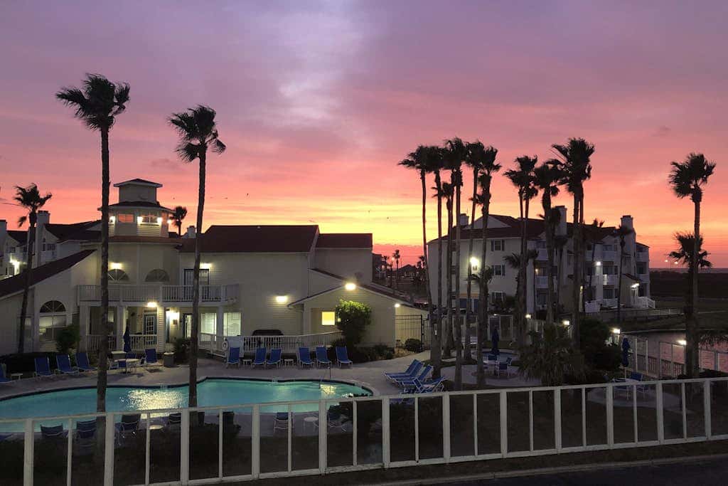 Beach Club 280