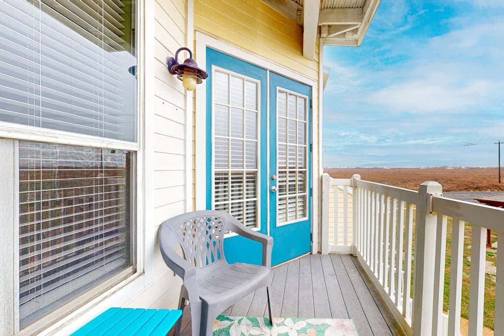 Beach Club - Resting Beach Face