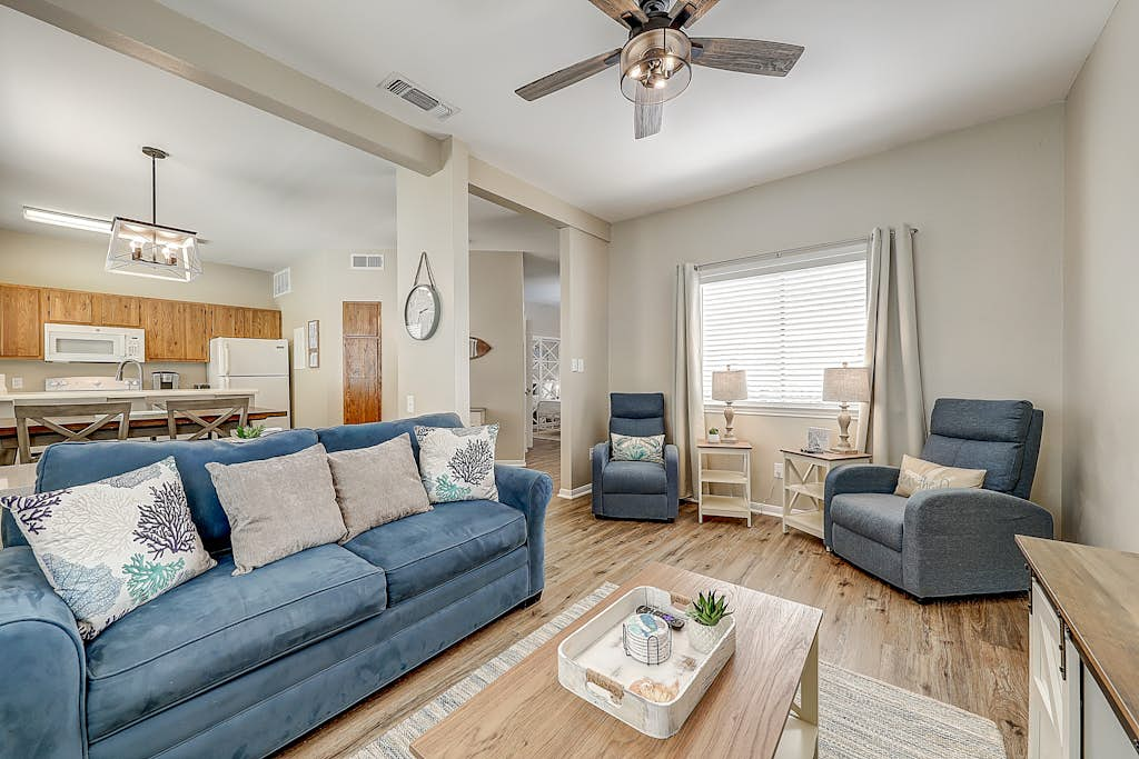 Leeward Isles 207 - Pool, Walk to the Water