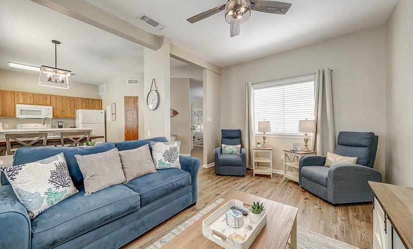 Cute beach condo with pool, central AC & washer/dryer - walk to the water