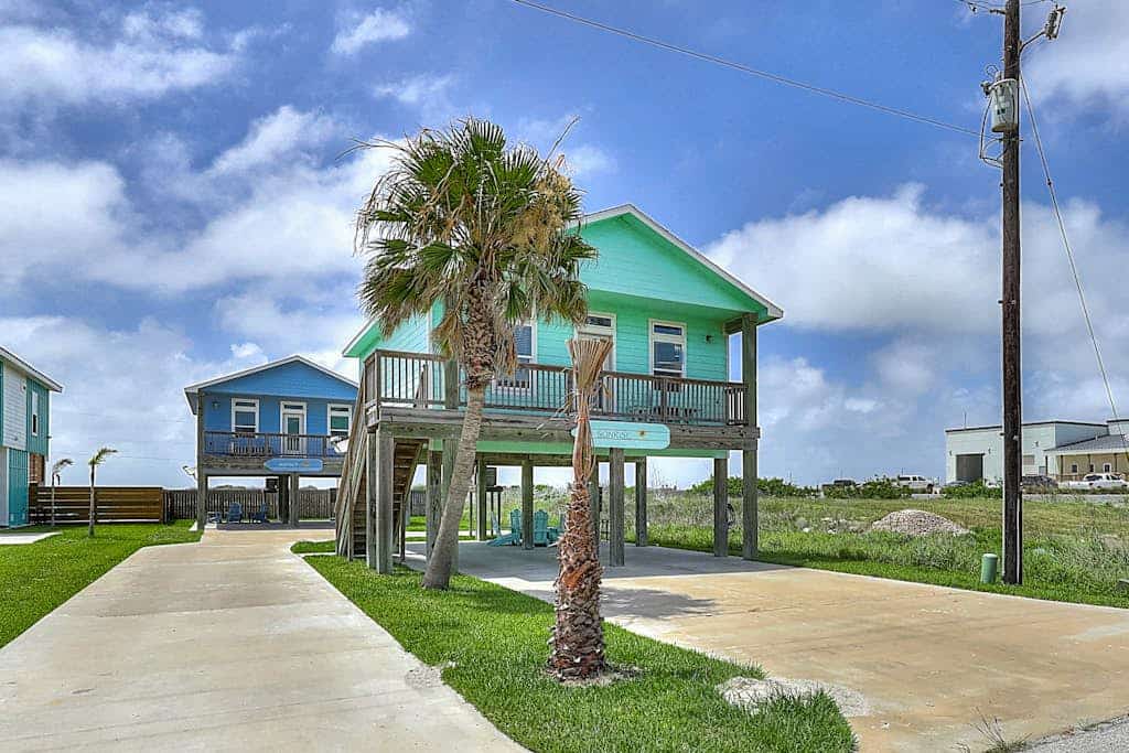Eskridge Gem Unit B - Near Shops & Beach, Dogs OK