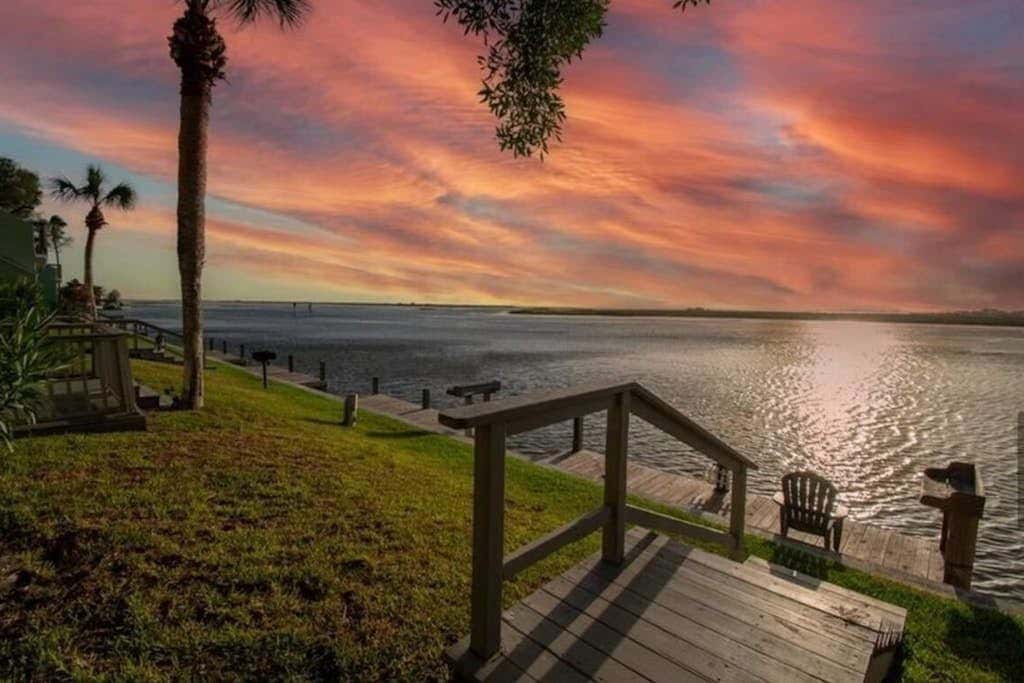 Puente Vista  120 - Wilson's Watering Hole - Captain’s Quarters
