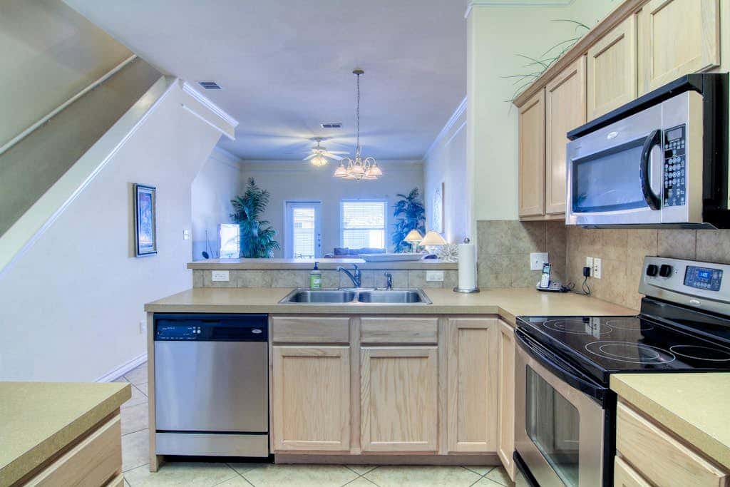 Palm Bay 202 - Heated Pool, BBQ & Beach Access
