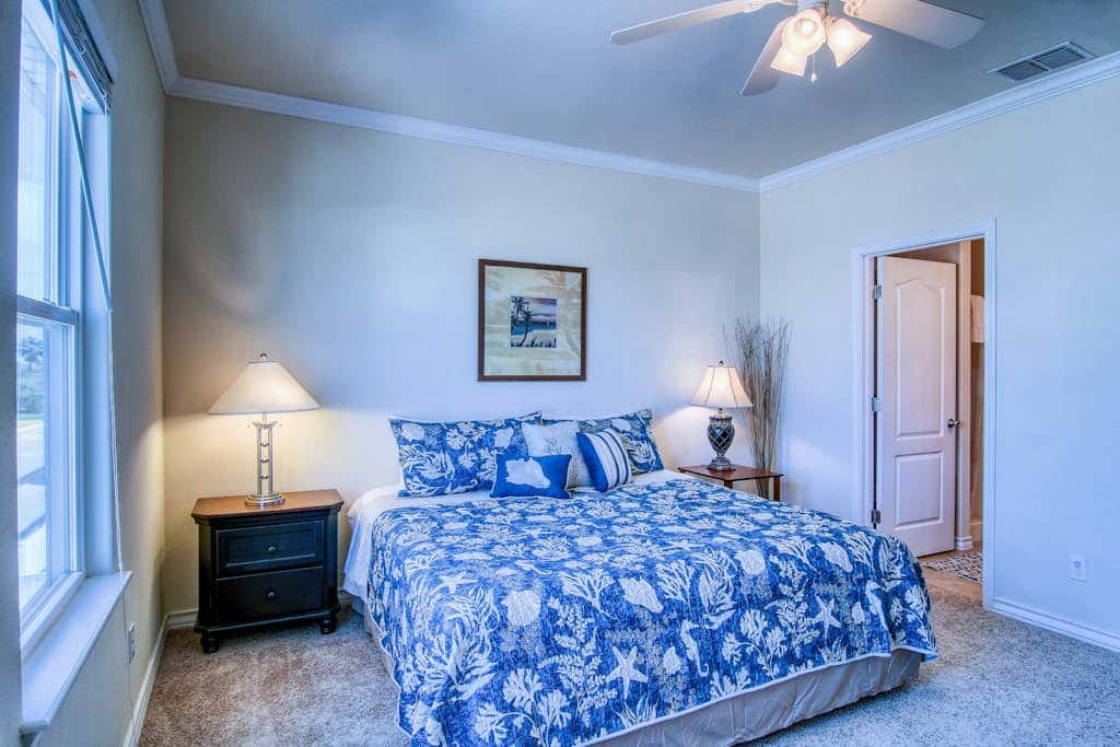 Palm Bay 202 - Heated Pool, BBQ & Beach Access