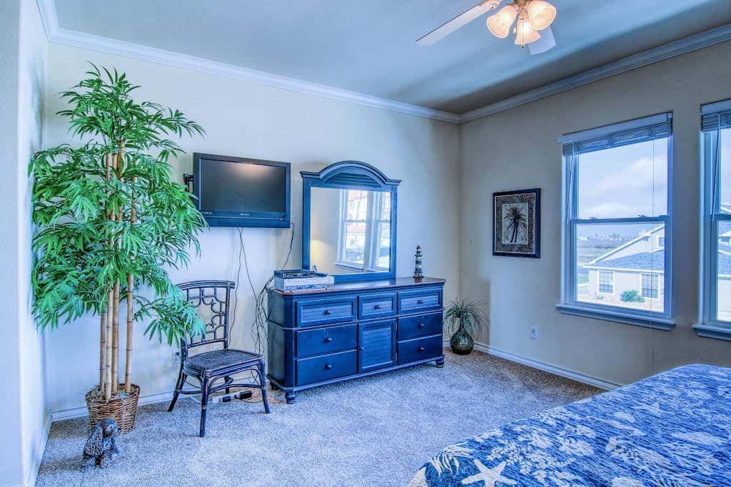 Palm Bay 202 - Heated Pool, BBQ & Beach Access
