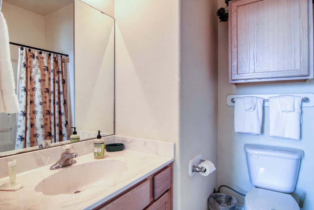Palm Bay 202 - Heated Pool, BBQ & Beach Access