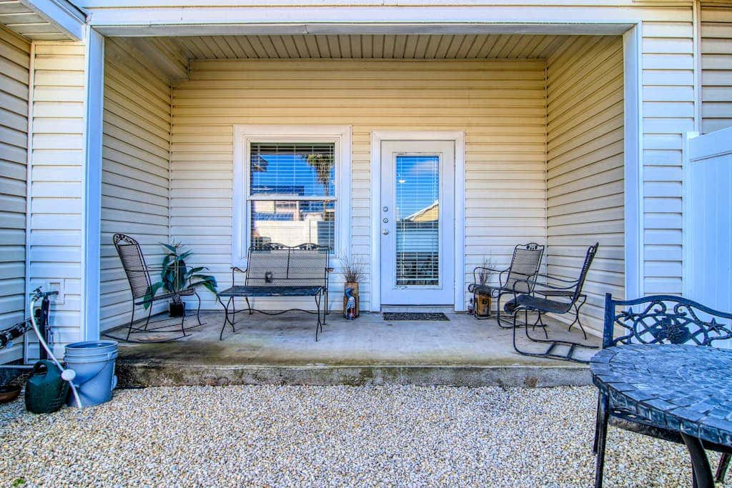 Palm Bay 202 - Heated Pool, BBQ & Beach Access