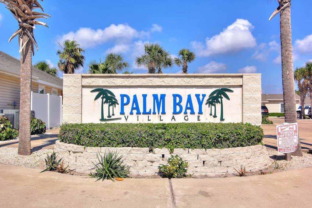 Palm Bay 202 - Heated Pool, BBQ & Beach Access