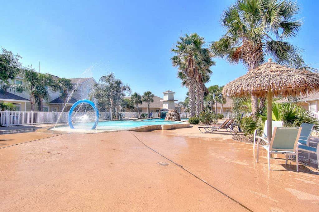 Palm Bay 202 - Heated Pool, BBQ & Beach Access