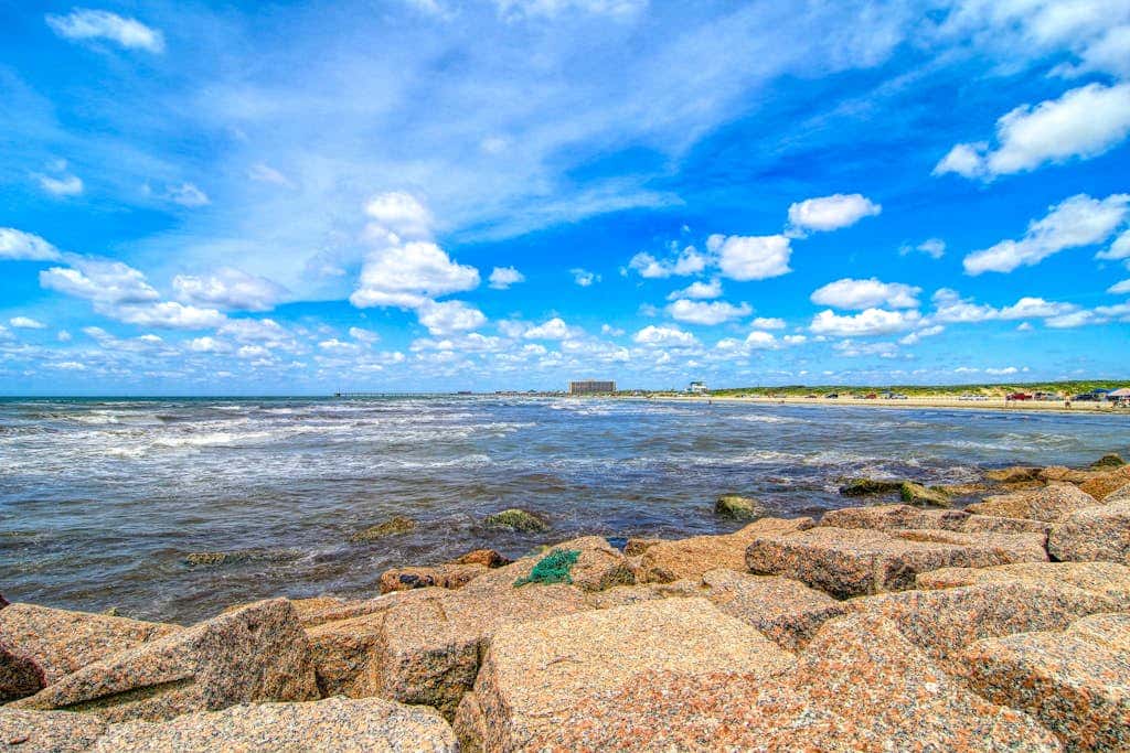 Palm Bay 202 - Heated Pool, BBQ & Beach Access