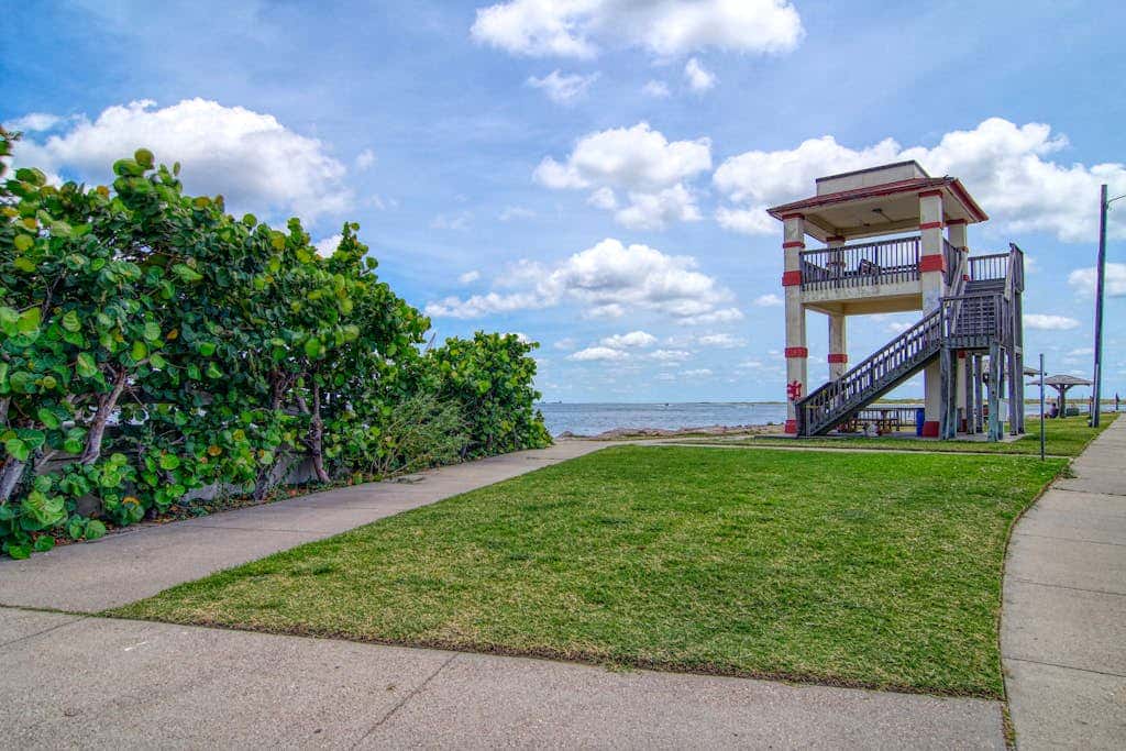 Palm Bay 202 - Heated Pool, BBQ & Beach Access
