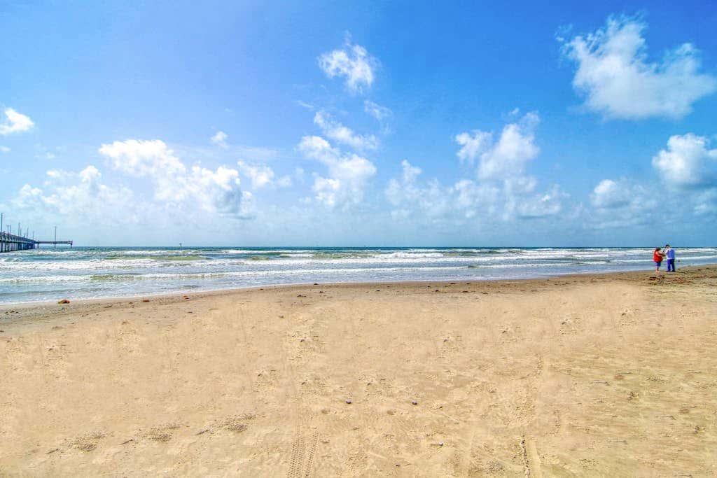 Leeward Isles 606 - Walk to Beach, Pool & Balcony