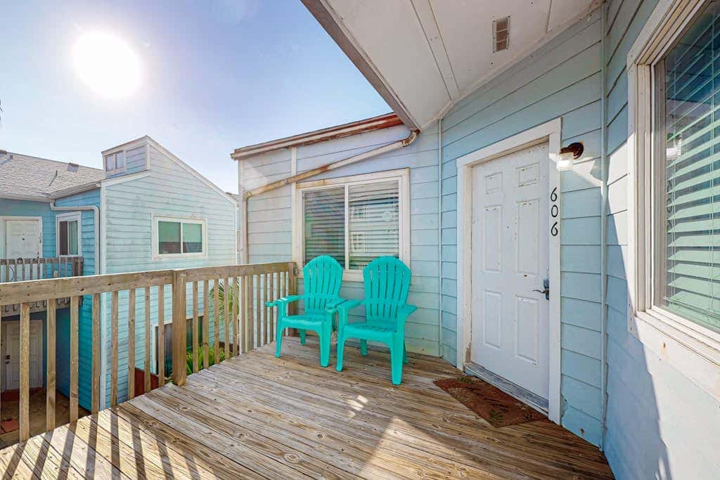 Leeward Isles 606 - Walk to Beach, Pool & Balcony