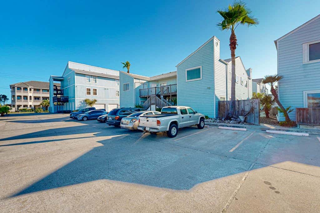 Leeward Isles 606 - Walk to Beach, Pool & Balcony