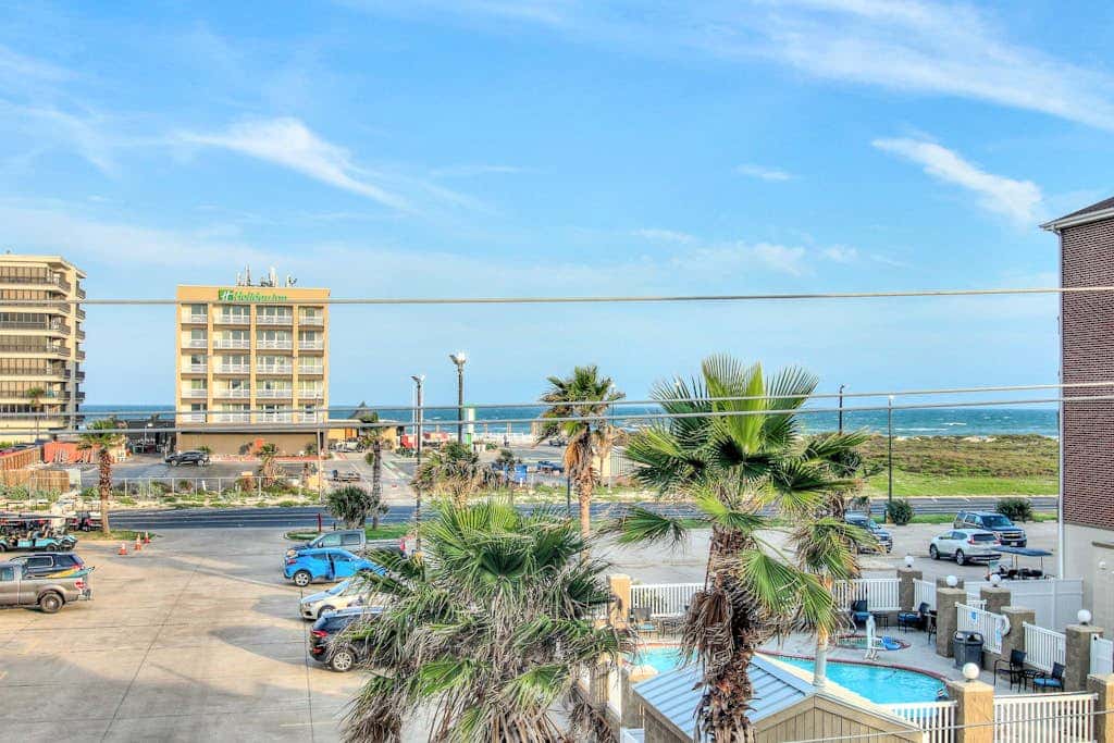 Leeward Isles 606 - Walk to Beach, Pool & Balcony
