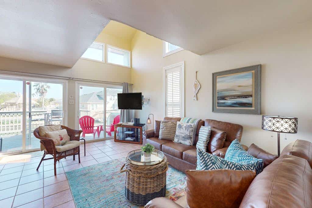 Canal-Front Condo in Puente Vista | Boat Dock, Pool, 3 Kayaks & 3 SUP Boards