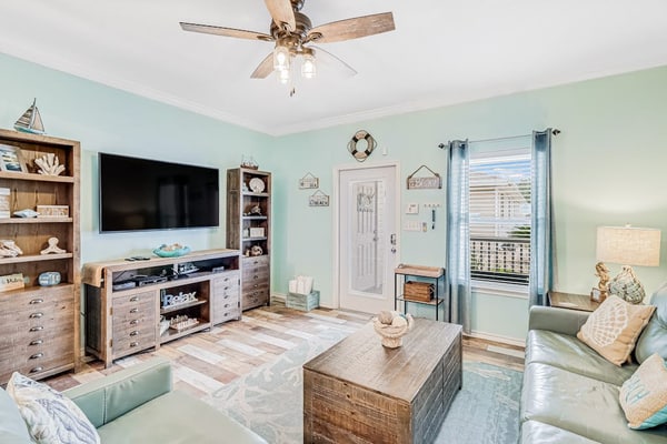 Bright condo with furnished patio & saltwater pool - 1/2 mile to Whitecap Beach