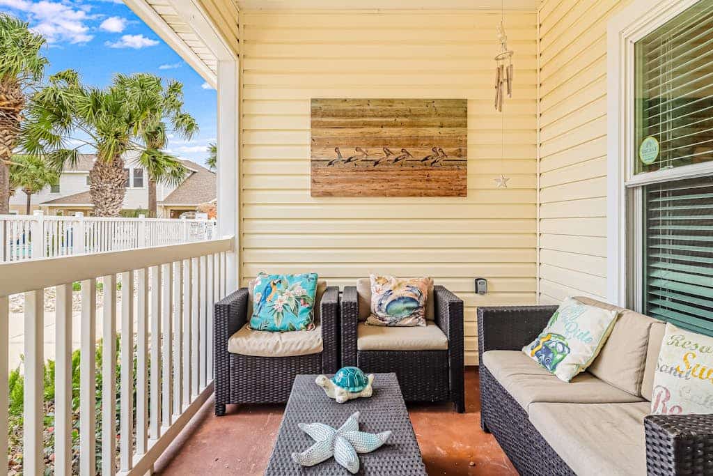 Bright condo with furnished patio & saltwater pool - 1/2 mile to Whitecap Beach