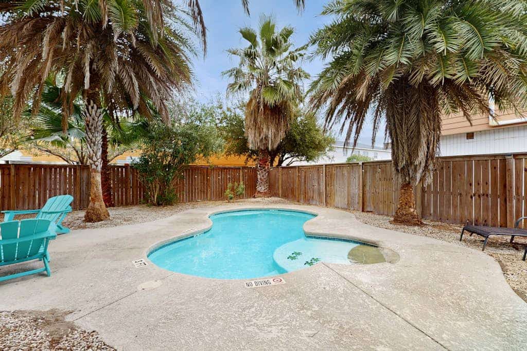 Surf Inn - Laid Back Living in Favorable Area of Port A with Heated Private Pool