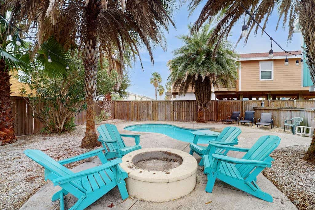 Surf Inn - Laid Back Living in Favorable Area of Port A with Heated Private Pool