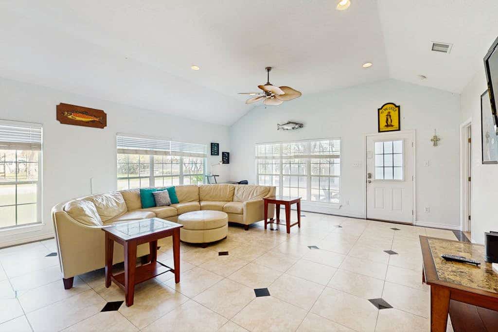 Cozy coastal home with covered porch and boat parking - dog-friendly