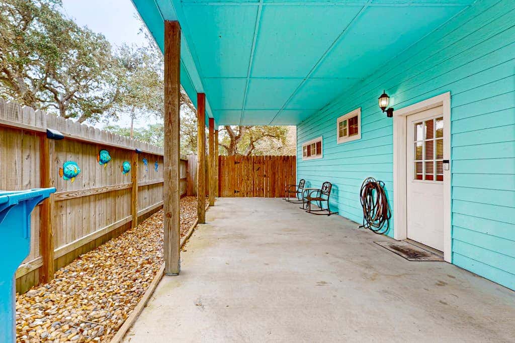 Casa Azul - Fenced Yard, Fire Pit & Dogs OK