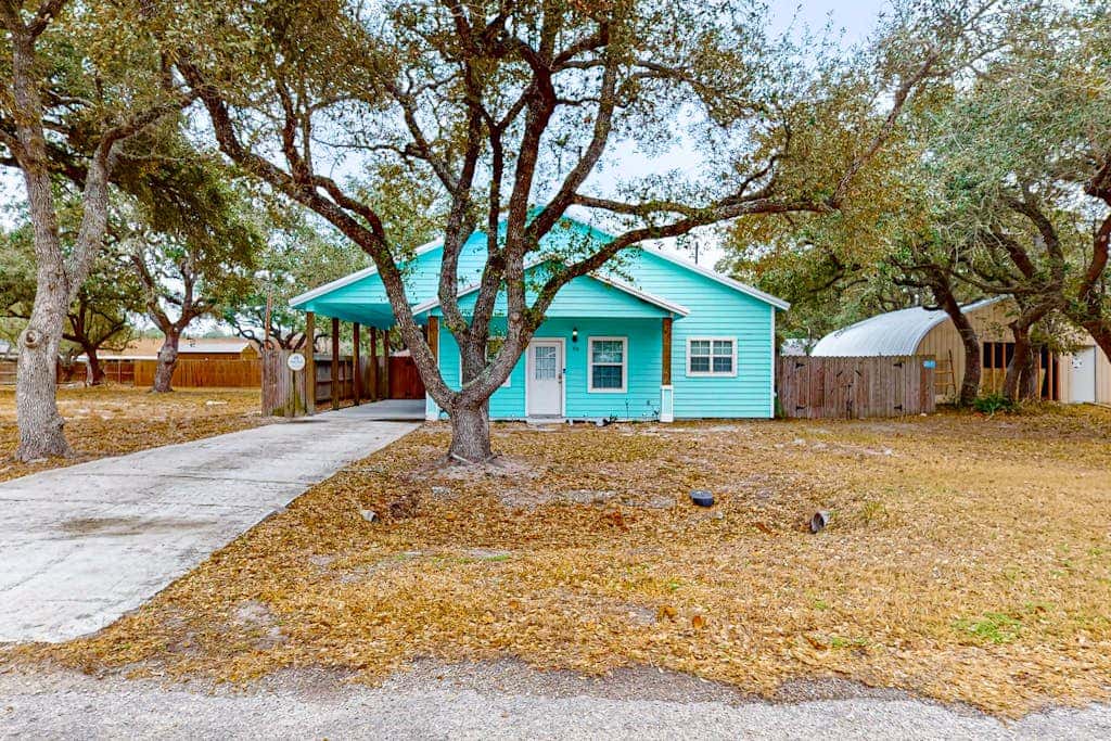 Casa Azul - Fenced Yard, Fire Pit & Dogs OK