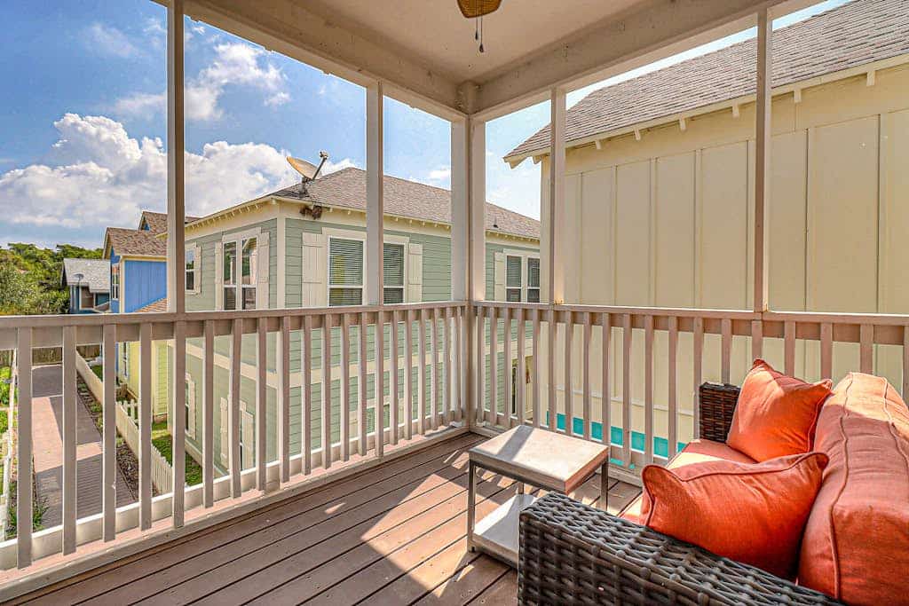 Sailhouse home with private beach, fishing pier, covered decks, & shared pool