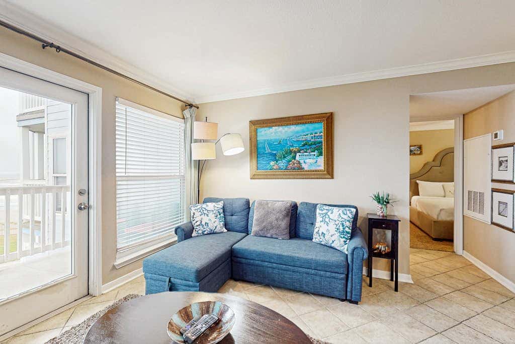 Seascape Gem - Ocean-View Balcony, Pool & Hot Tub
