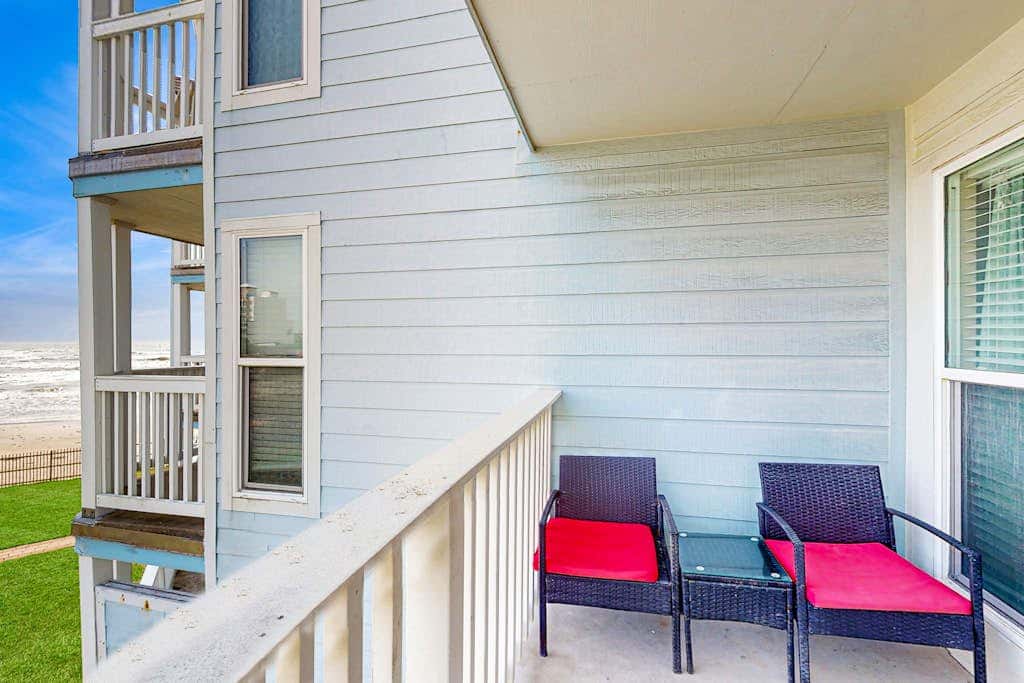 Seascape Gem - Ocean-View Balcony, Pool & Hot Tub