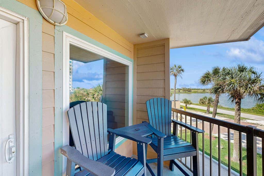 Maravilla Condos - Anchors Away