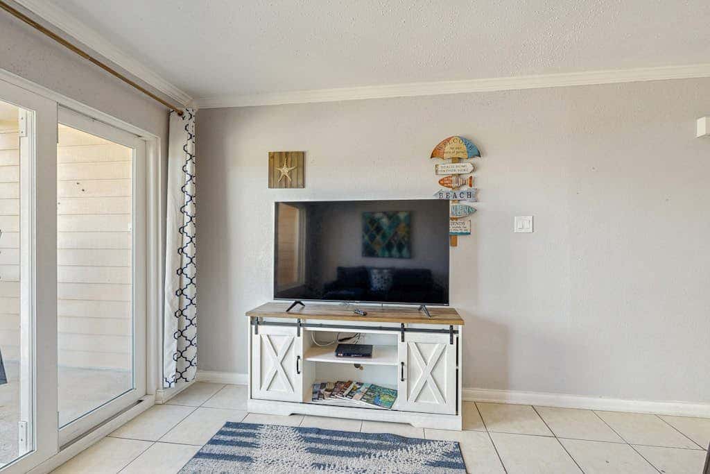 Maravilla Condos - Anchors Away