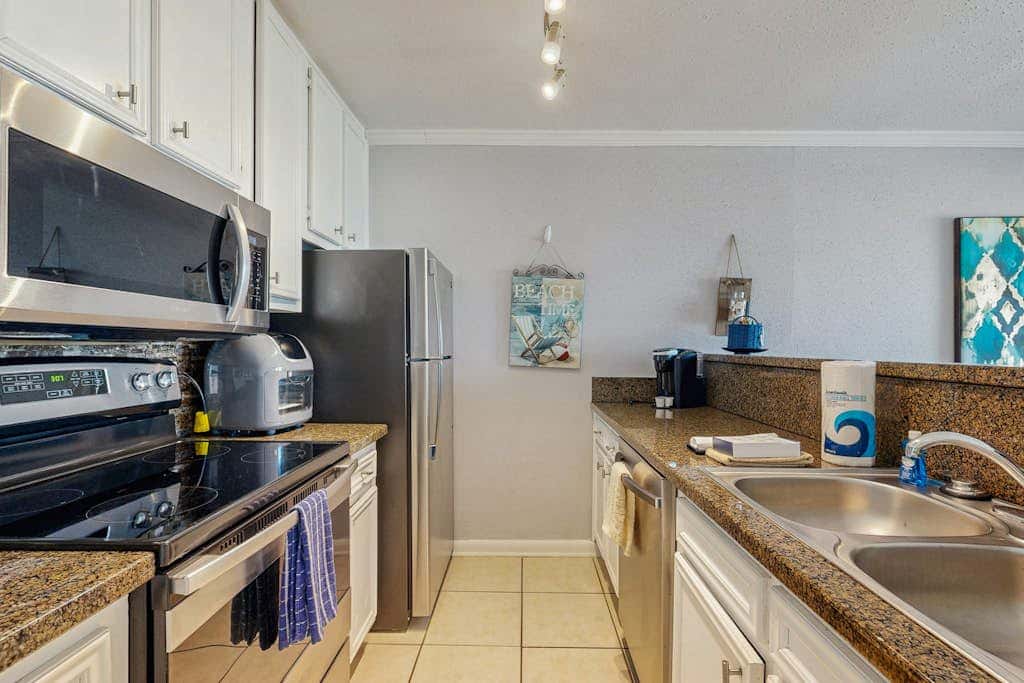 Maravilla Condos - Anchors Away