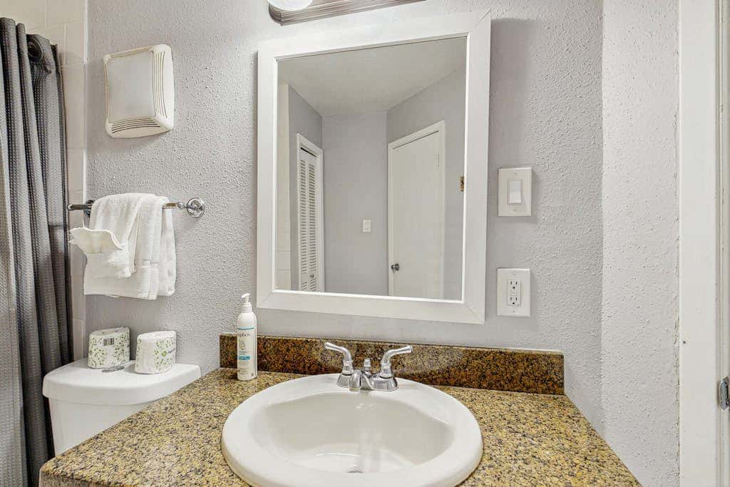 Maravilla Condos - Anchors Away