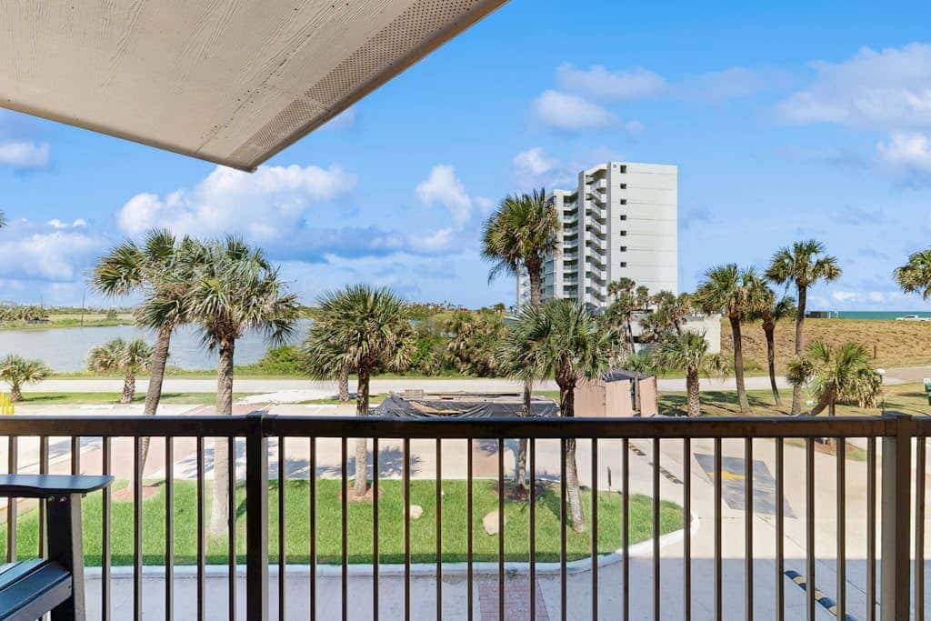 Maravilla Condos - Anchors Away