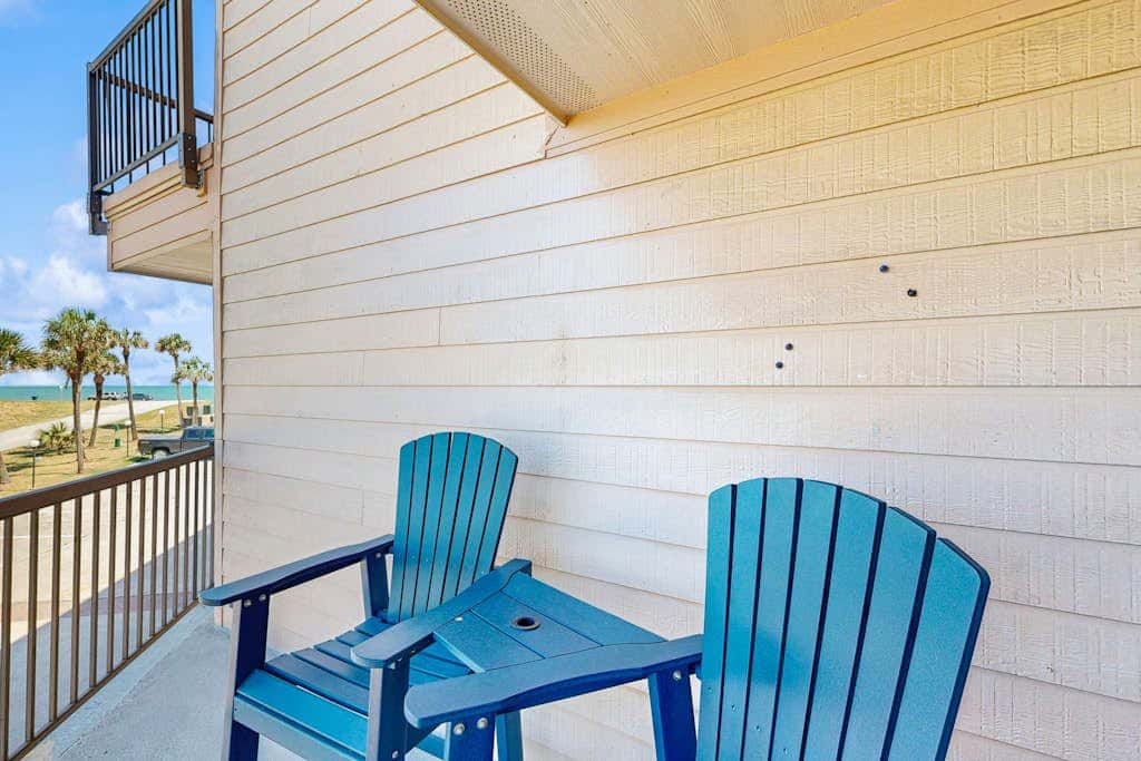 Maravilla Condos - Anchors Away