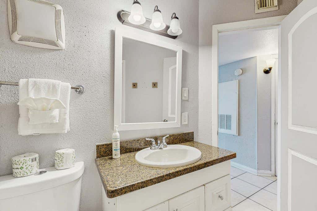 Maravilla Condos - Anchors Away