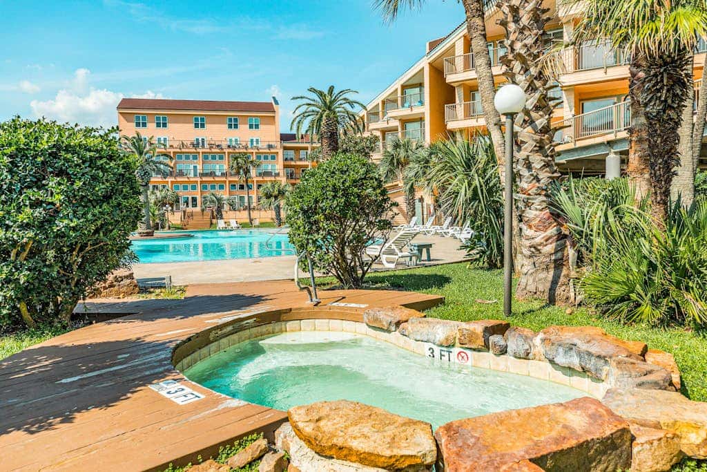 Maravilla Condos - Anchors Away