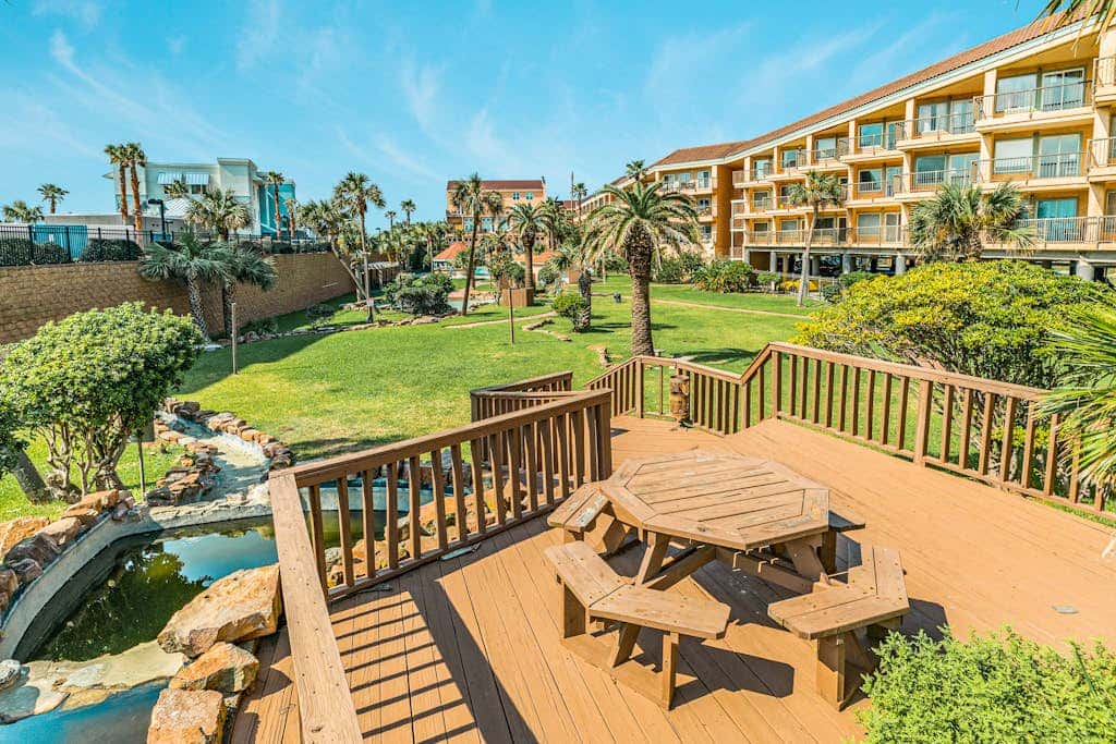 Maravilla Condos - Anchors Away