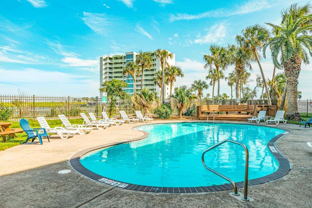 Maravilla Condos - Anchors Away