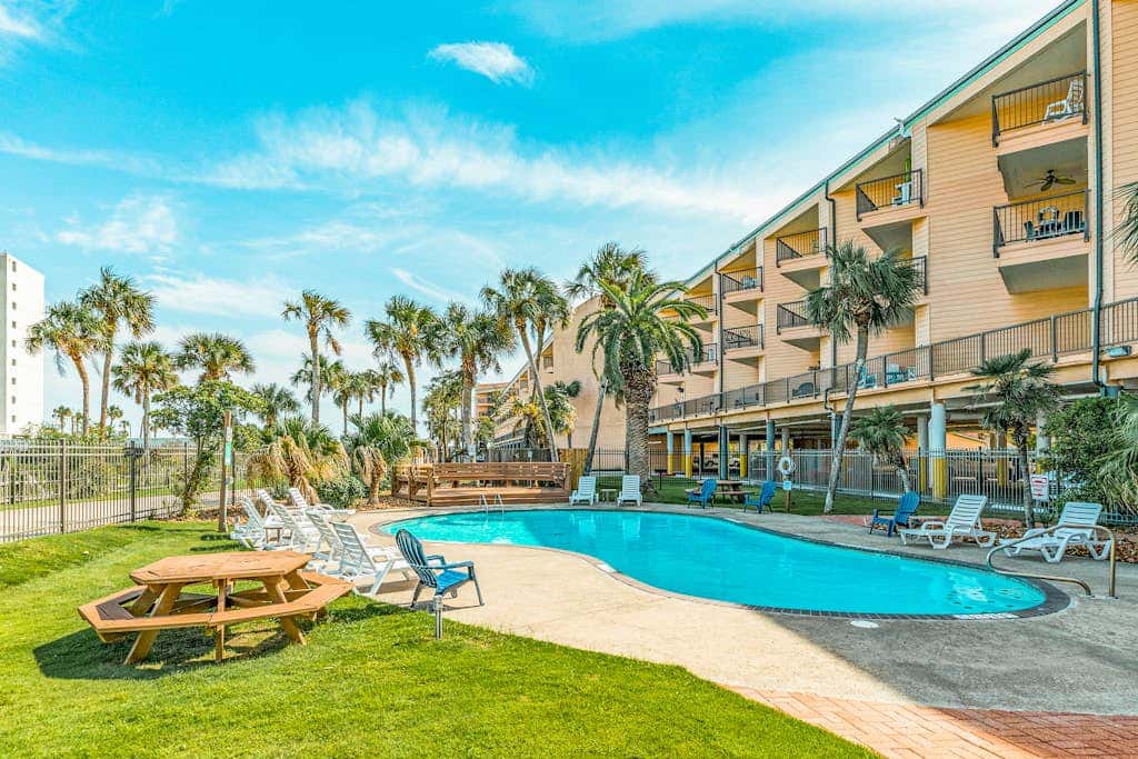 Maravilla Condos - Anchors Away