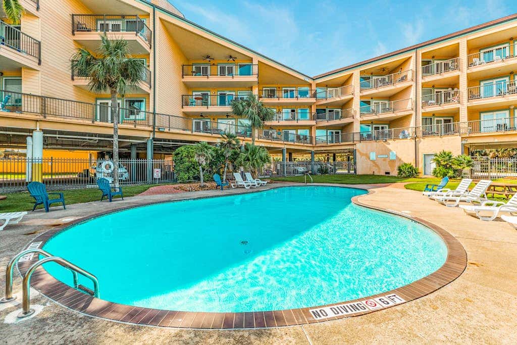 Maravilla Condos - Anchors Away