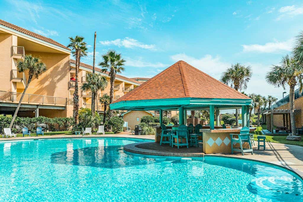 Maravilla Condos - Anchors Away
